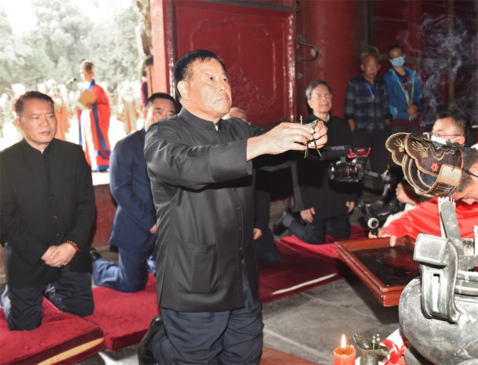 12孔令玉.jpg 12孔令玉.jpg